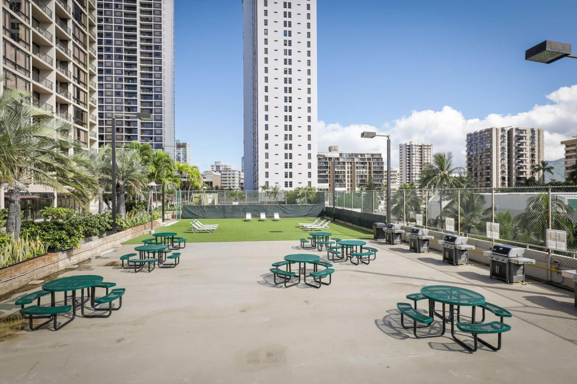 Aston Waikiki Sunset Aparthotel Honolulu Exterior photo